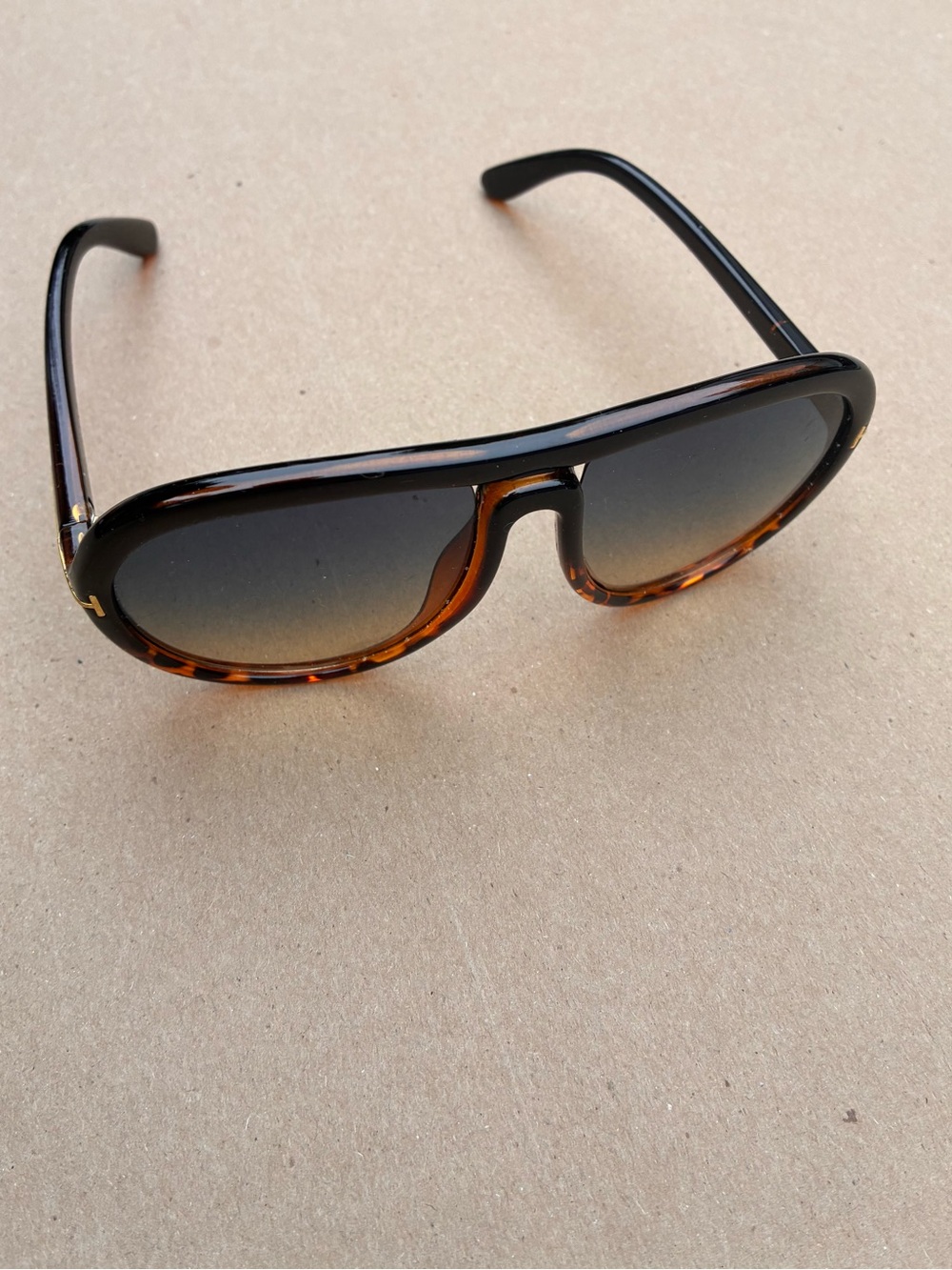 Tortoiseshell Gradient Lens Sunglasses